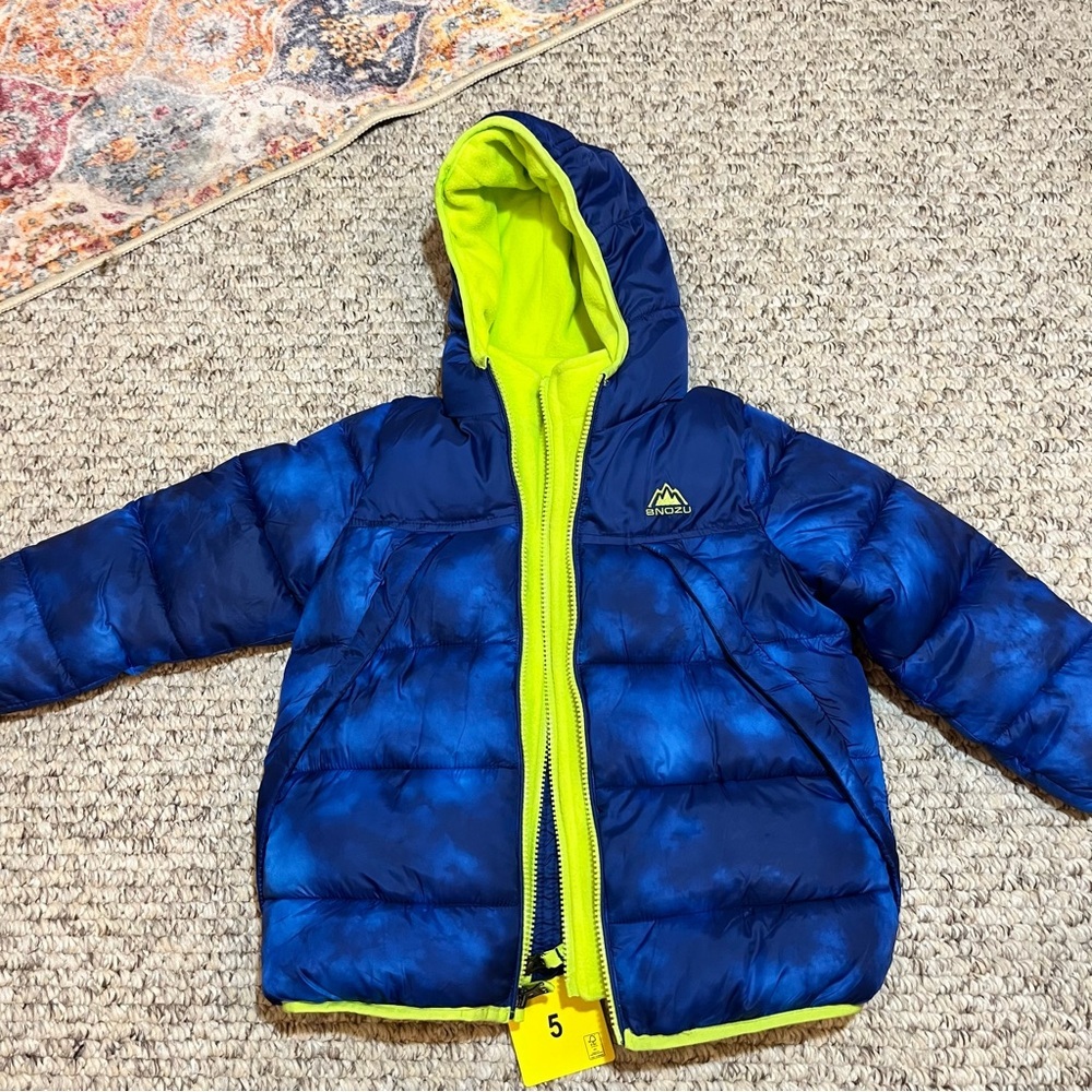 NWT Snozu Kids Blue Puffer Jacket with Neon Green Fleece Lining Boys size 5
